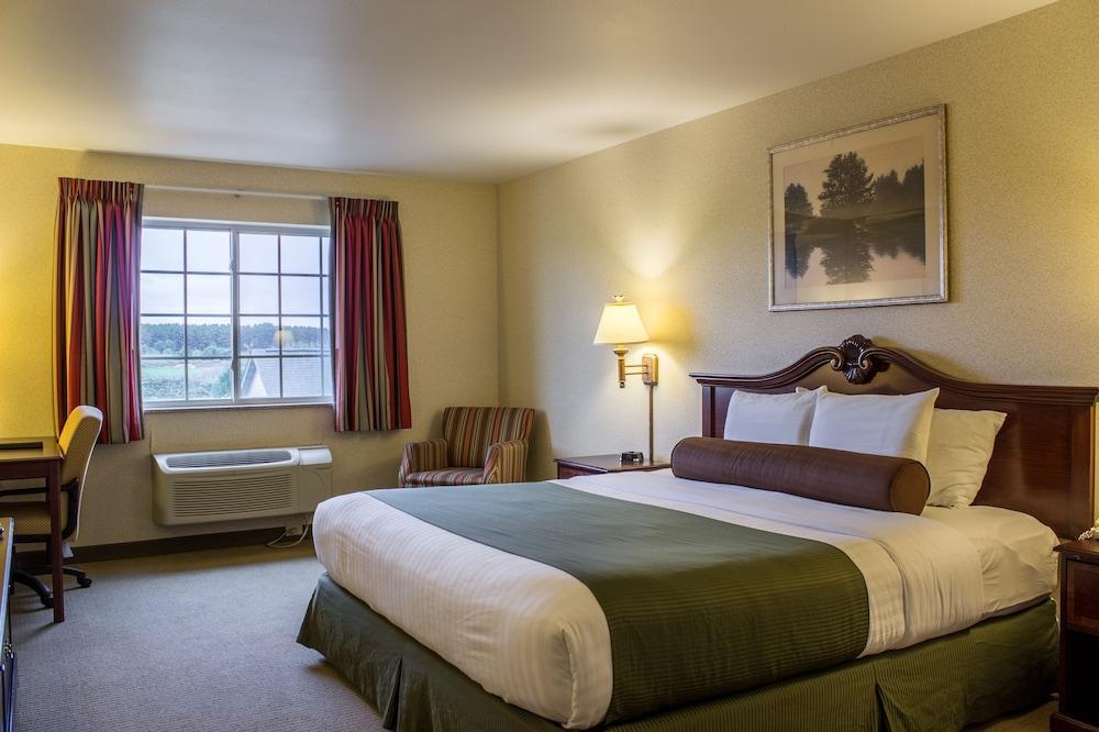 Boarders Inn & Suites By Cobblestone Hotels - Shawano Экстерьер фото