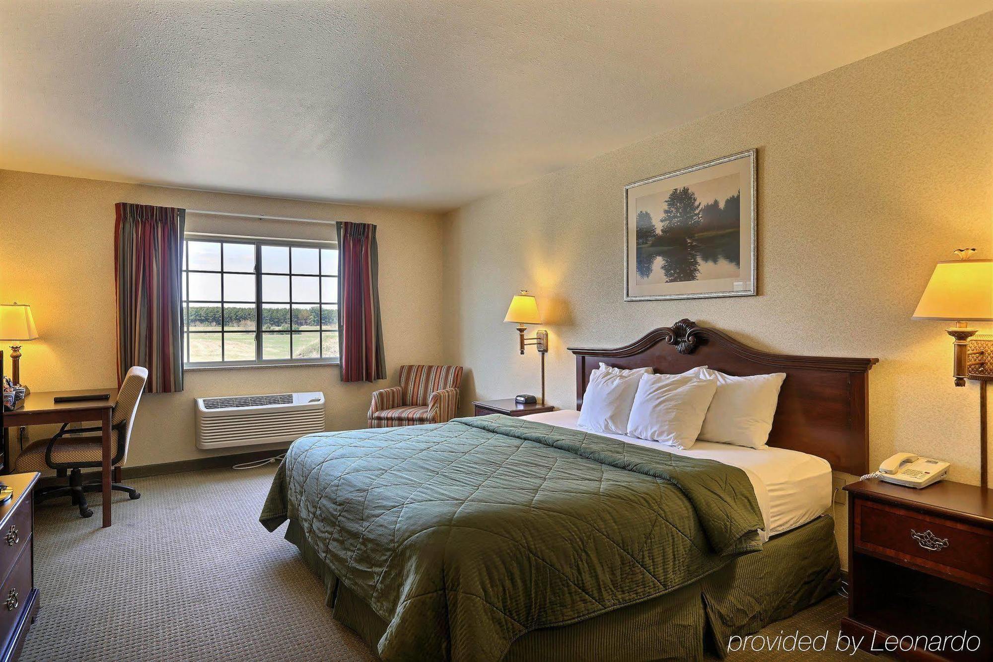 Boarders Inn & Suites By Cobblestone Hotels - Shawano Экстерьер фото